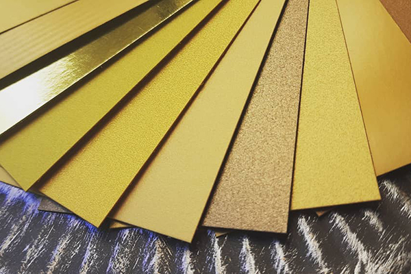 Печать визиток на Золотая бумага