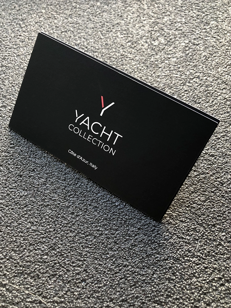 Кашированые визитки с объёмным УФ лаком