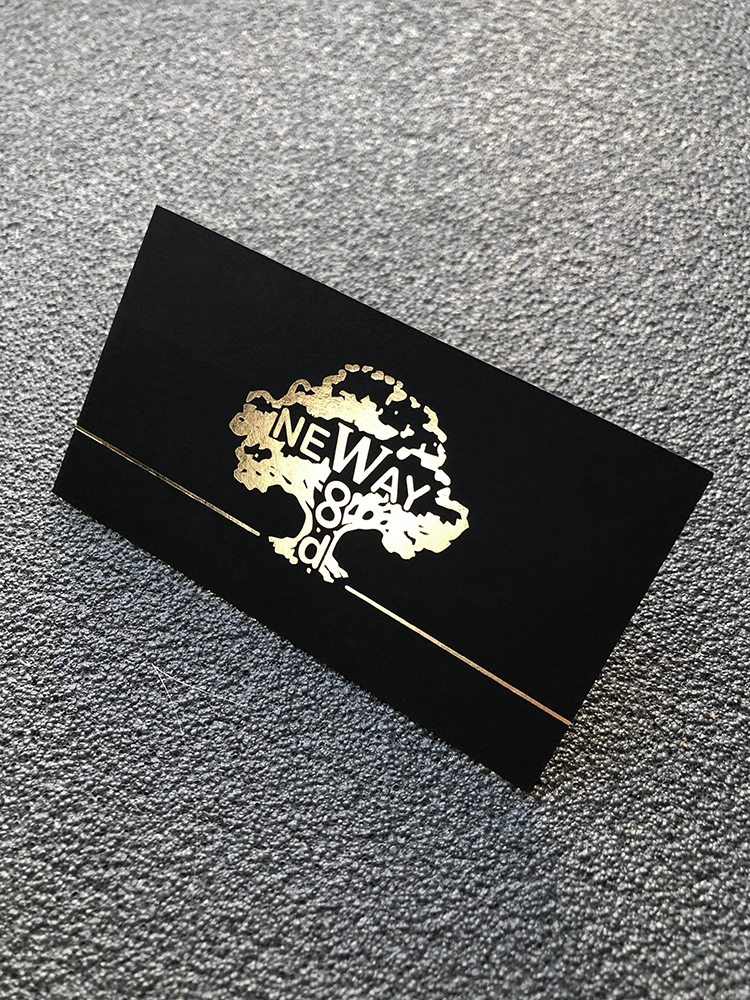 Визитки с тиснением золотой фольгой