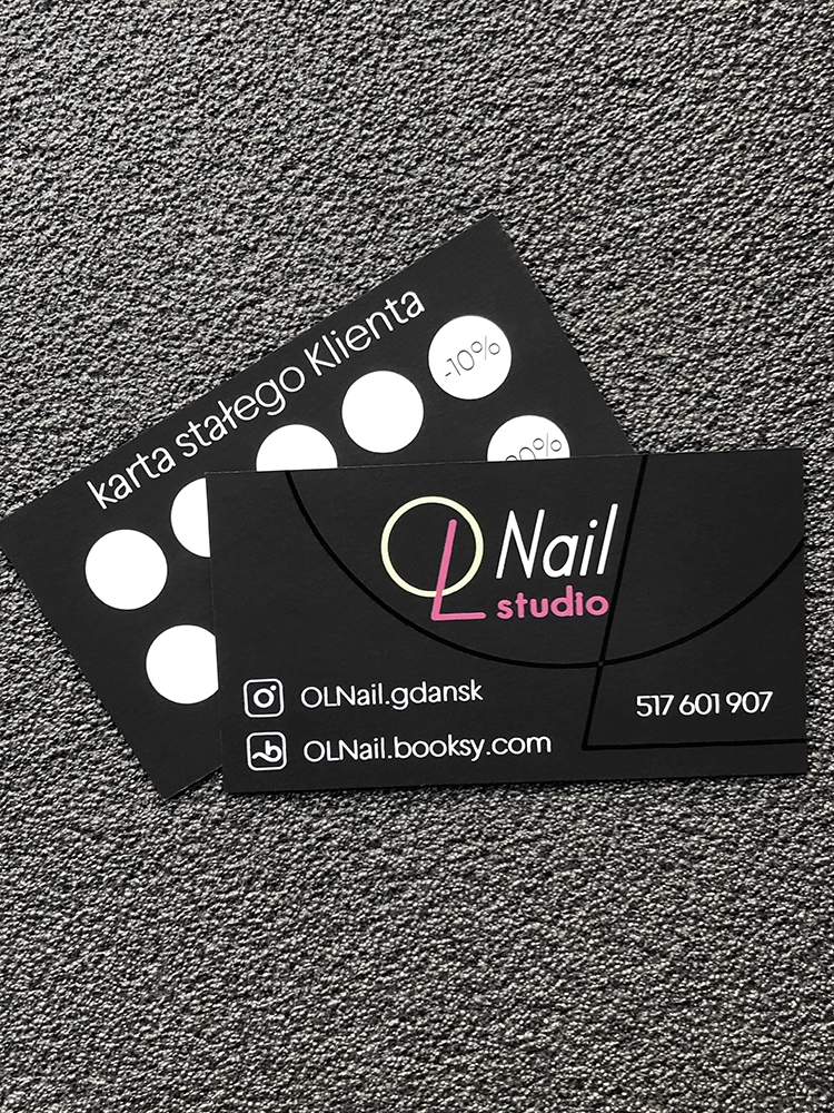 Визитки на чёрном картоне