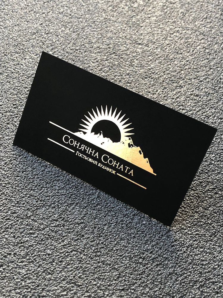 Визитки с тиснением золотой фольгой